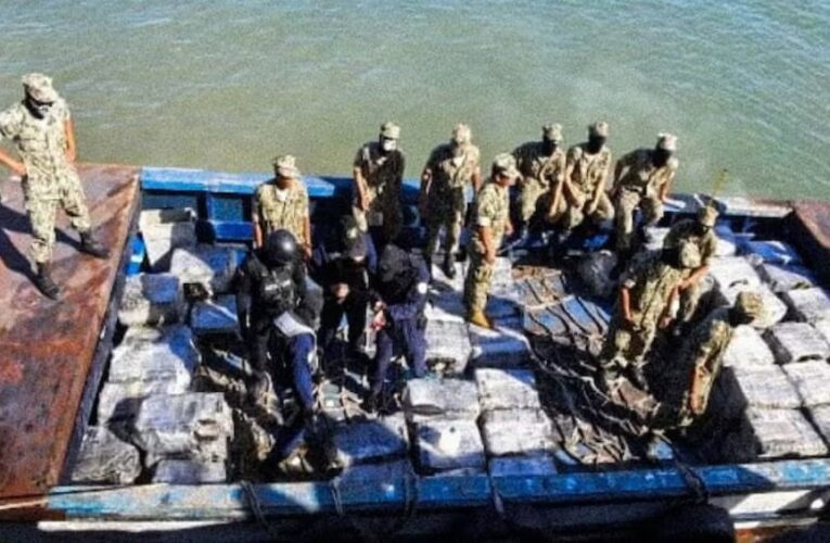 Detienen a mexicano junto a 22 personas en Ecuador con casi 3 toneladas de cocaína