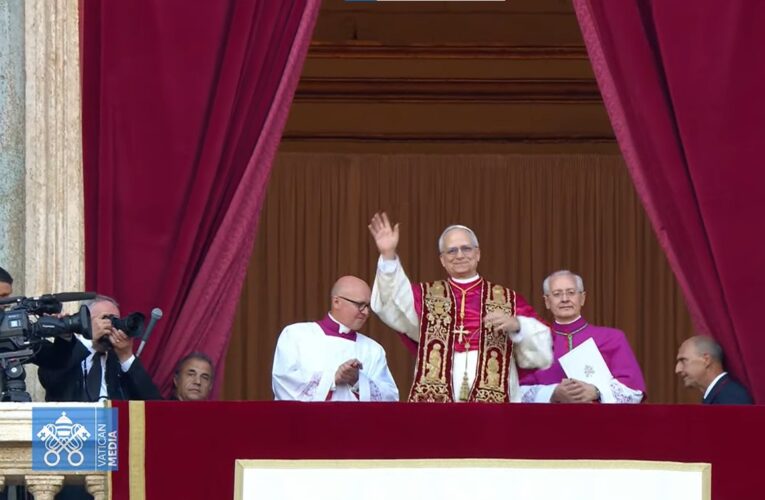 Histórico giro en el Vaticano: Robert Prevost es elegido Papa León XIV