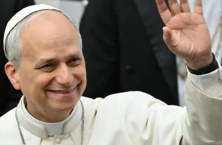 “Pastor con olor a oveja”; peruanos califican al papa León XIV como cercano a los fieles