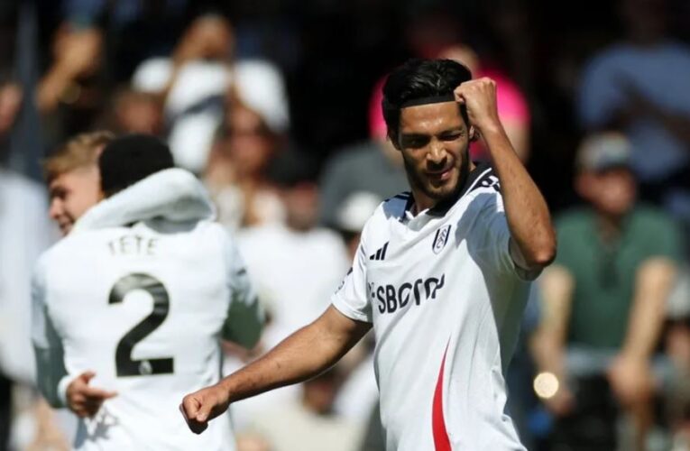Fulham extiende contrato de Raúl Jiménez tras una de sus mejores temporadas en Premier League