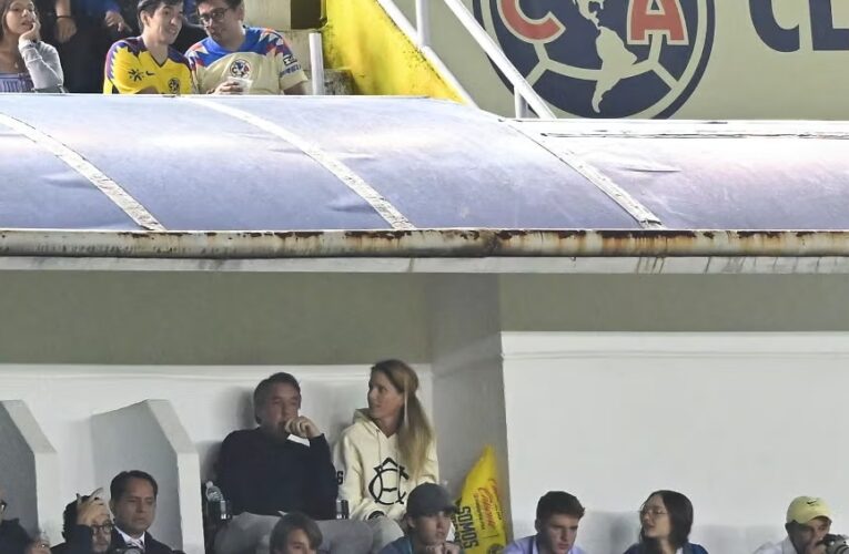 ¡Un aficionado más! Emilio Azcárraga cantó ‘Mi mayor anhelo’ después de que América eliminó a Cruz Azul