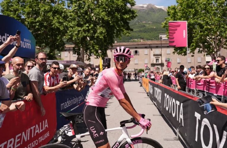 Isaac del Toro se sube al podio de Etapa 19 y aumenta ventaja por liderato en el Giro de Italia
