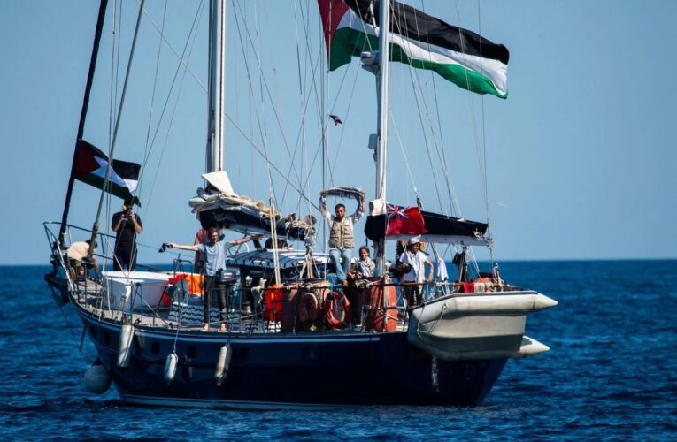 Zarpa de Italia barco de ayuda a Gaza con Greta Thunberg a bordo