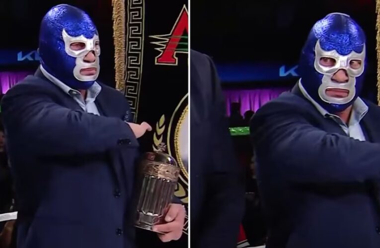 Blue Demon Jr. no perdona, reacción viral tras error en el Himno Nacional en evento WWE y AAA