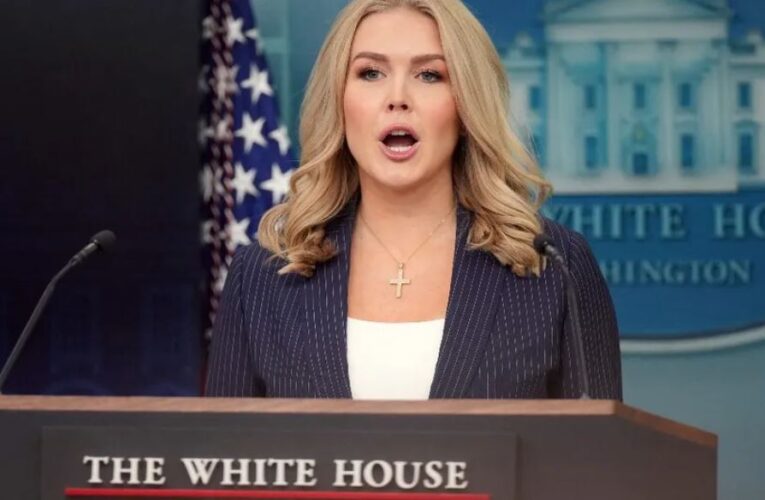 Karoline Leavitt vocera de la Casa Blanca califico como “estúpi**” la pregunta sobre apoyo de Trump a marchas pacíficas