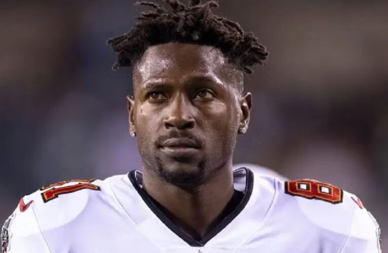 Antonio Brown, exjugador de la NFL, habría huido de Estados Unidos tras ser acusado de intento de homicidio