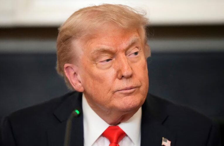 Trump amenaza con represalias “contundentes” si Irán ataca intereses de EE. UU.