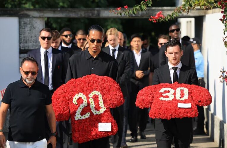 Conmovedor funeral de Diogo Jota y André Silva: la ofrenda de Van Dijk y el gesto de Neves tras jugar el Mundial de Clubes
