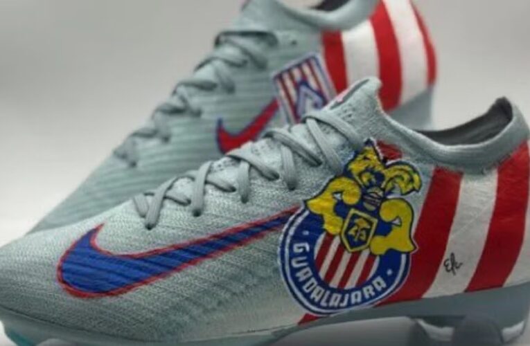 Efraín Álvarez utilizará tacos especiales en el Chivas vs Atlético de San Luis