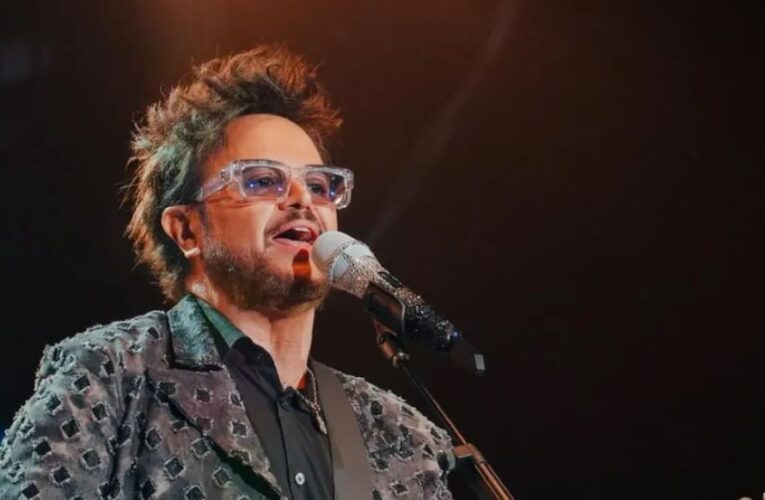 Aleks Syntek dice que le daba pena sonar tanto en la radio; redes reaccionan: “Perdónanos Martha Higareda”