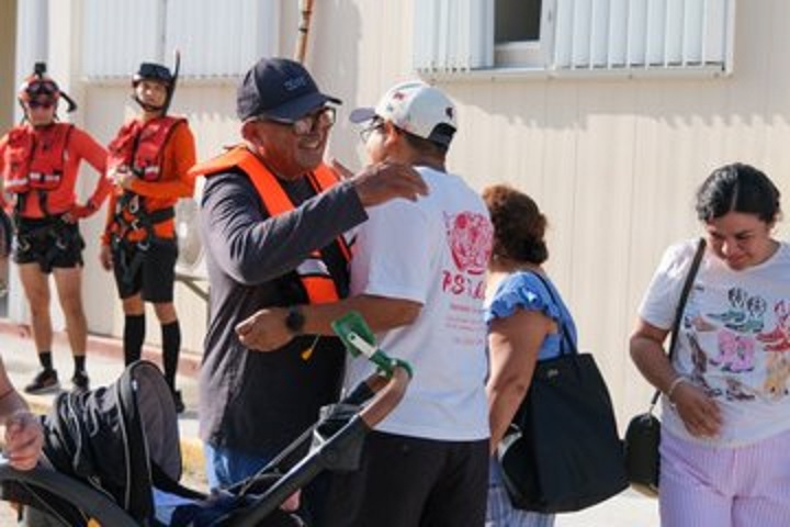 Rescatan a dos capitanes perdidos en el Golfo de México