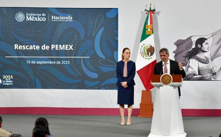 Secretaría de Hacienda expone plan para saldar deuda de Pemex