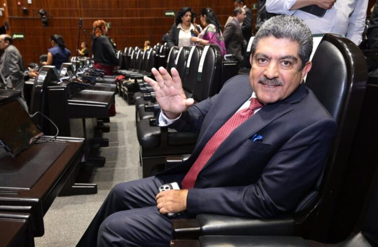 Hospitalizan al diputado morenista Manuel Espino