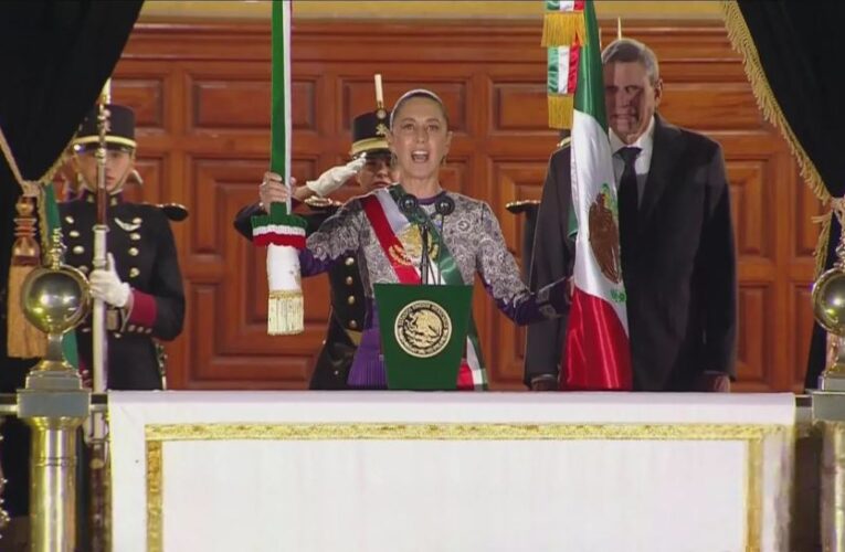 Claudia Sheinbaum encabeza primer grito de una mujer desde Palacio Nacional con vivas a la dignidad y soberanía