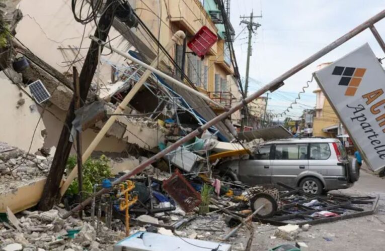 Suman 69 fallecidos por terremoto en Filipinas; SRE contacta a mexicanos y ofrece asistencia