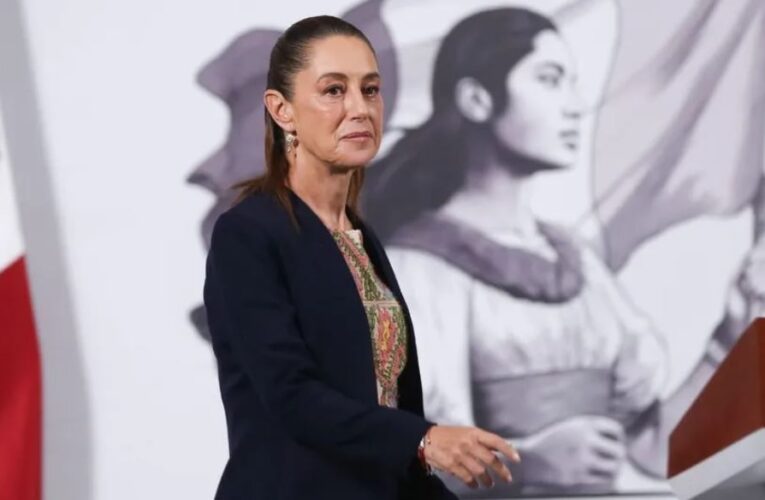 Trabajadores se cuestionan si les pagarán triple si trabajan el 05 de octubre, durante el informe de Claudia Sheinbaum