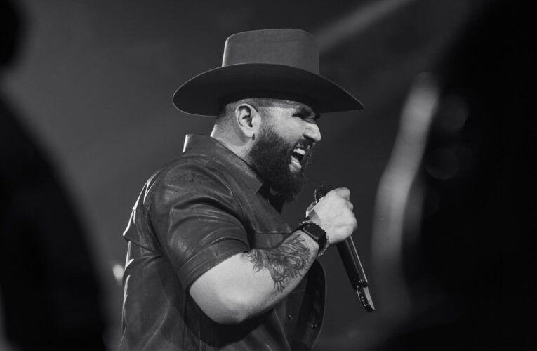 Carín León lanzará un álbum de música country tras “pisar fuerte” en EE.UU.