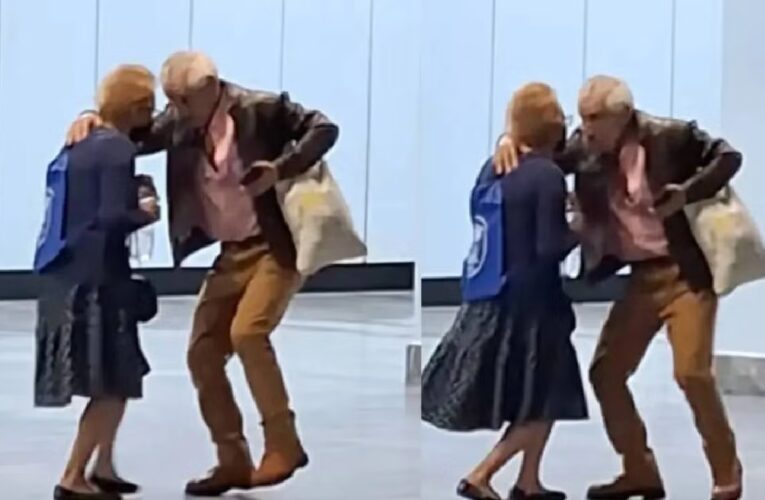 Pareja de abuelitos baila mientras espera el Metro de la CDMX y conquista las redes