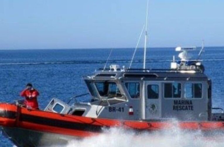 Rescatan en altamar a 27 menores y un mayor de edad frente a costas de Sinaloa