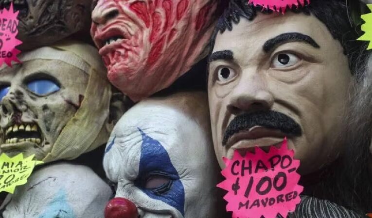 Prohíben disfraces alusivos al crimen organizado durante Halloween; habrá multas para quien los use