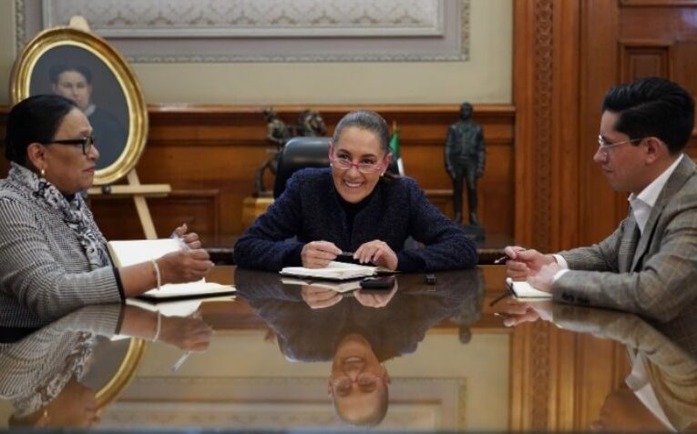 Claudia Sheinbaum invita al Papa León XIV a visitar México