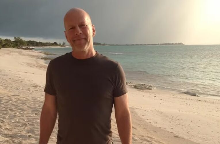 Bruce Willis no sabe que tiene demencia afirma su esposa; “para él todo esta bien”, dice