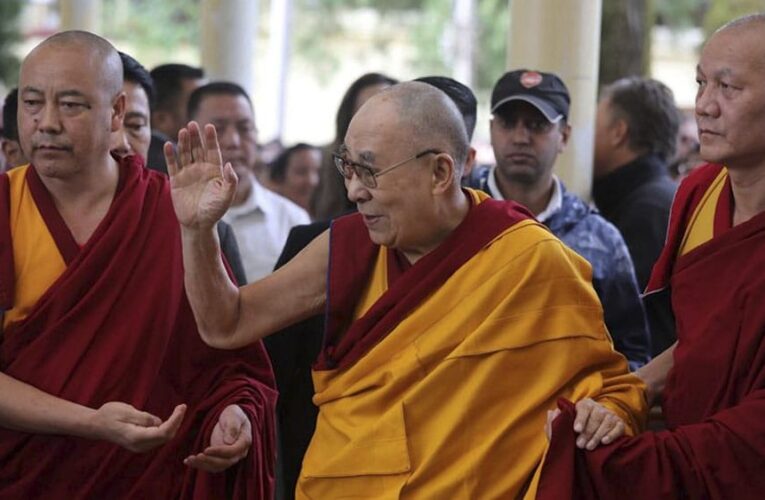 El dalái lama hace historia al ganar su primer Grammy a mejor audiolibro