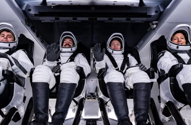 NASA acorta misión por primera vez en 65 años; nueva tripulación parte a la Estación Espacial Internacional