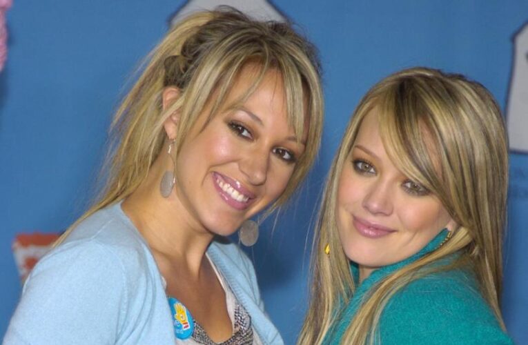 “La parte más solitaria de mi existencia”: Hilary Duff habla sobre distanciamiento con su hermana