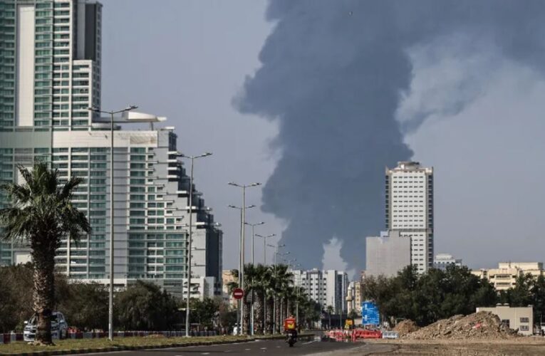 Irán dice que atacó complejo petroquímico saudí de Jubail en represalia por ataques de Estados Unidos