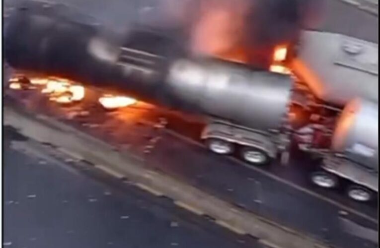 Tráiler arde en la Chamapa-Lechería y provoca caos vial; miles quedan varados