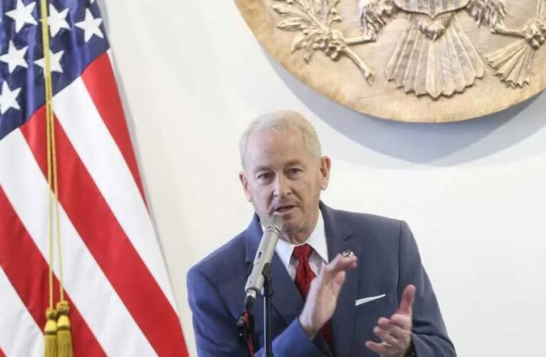 Embajador de Estados Unidos da la bienvenida a Claudia Sheinbaum para partido final del Mundial