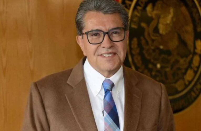 Ricardo Monreal pide a Morena permitir a diputados aspirantes a reelección permanecer en el cargo, sin solicitar licencia