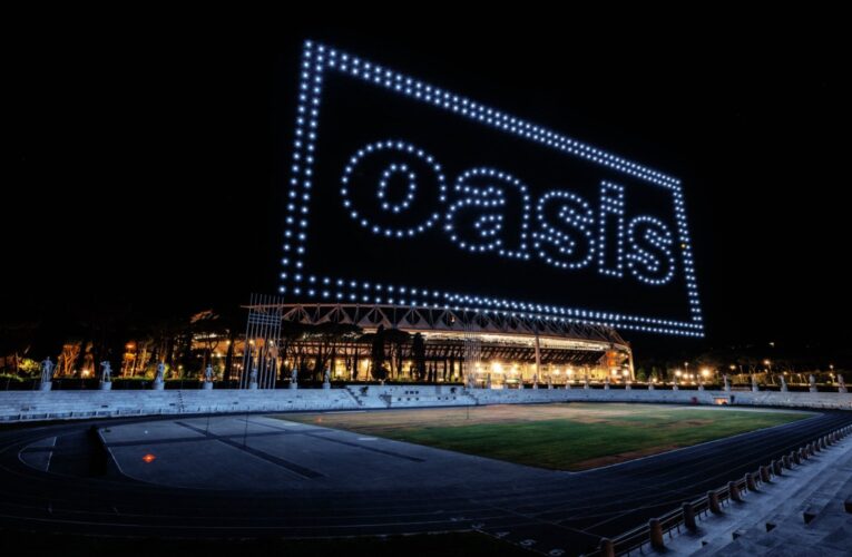 Oasis volverá con gira mundial en 2027