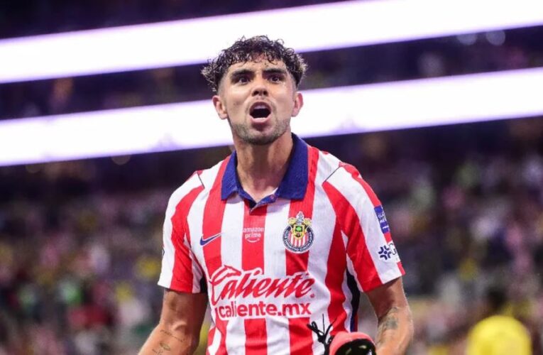 Ricardo Marín evita que Chivas extrañe a la ‘Hormiga’ González