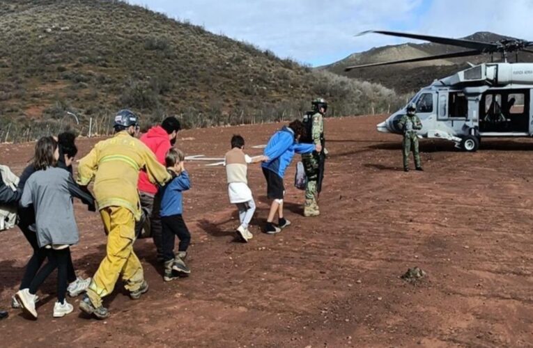 Evacúan a más de 5 mil personas por ciclones en ocho estados